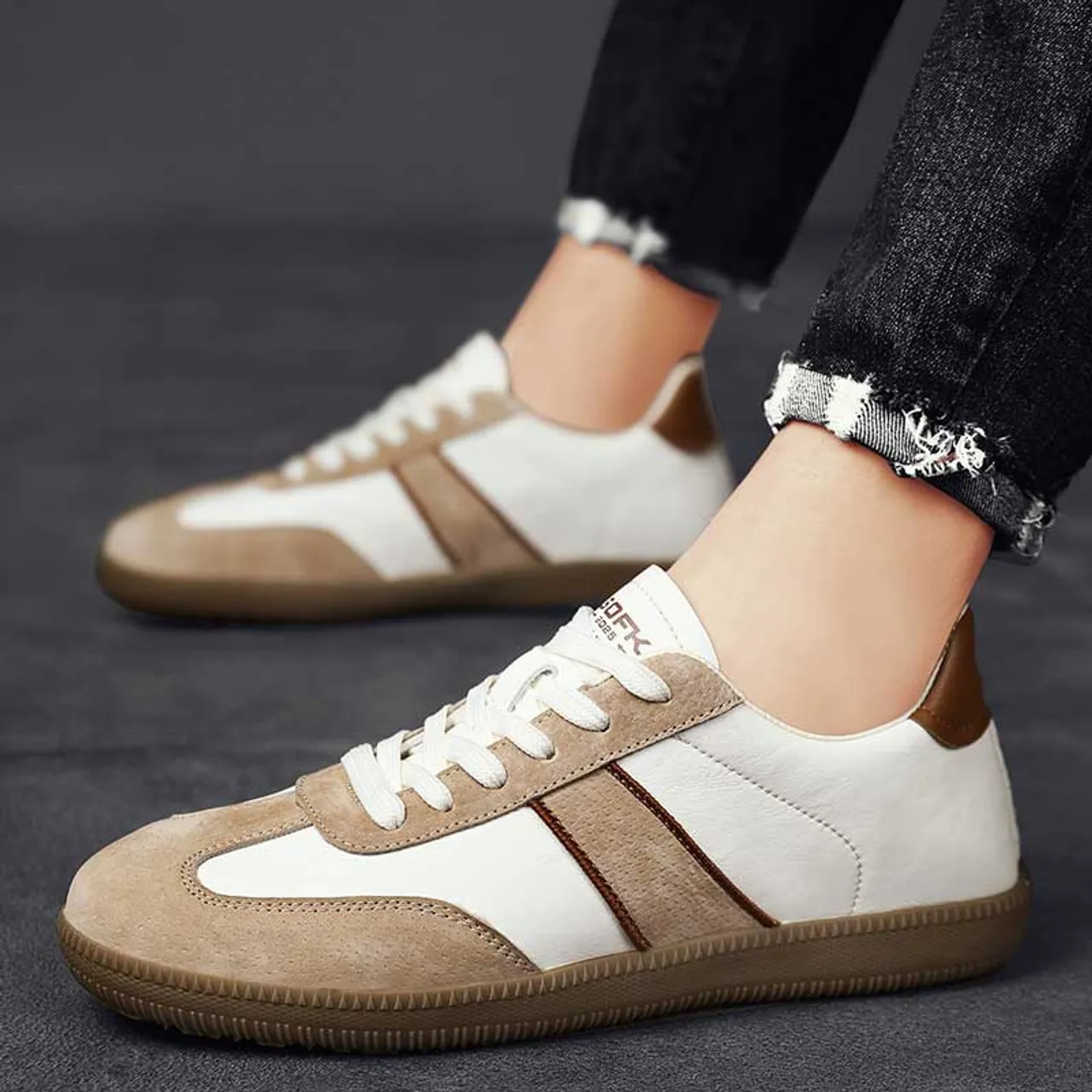 Brown stripe label print casual shoe sneaker 2450