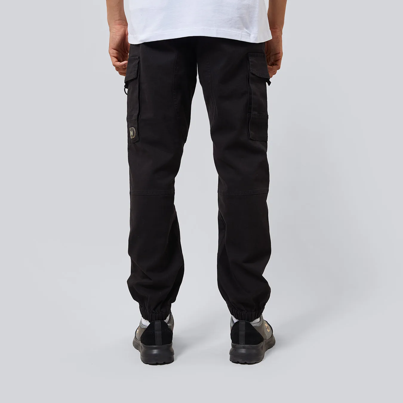 MANHATTAN CARGO PANTS - BLACK