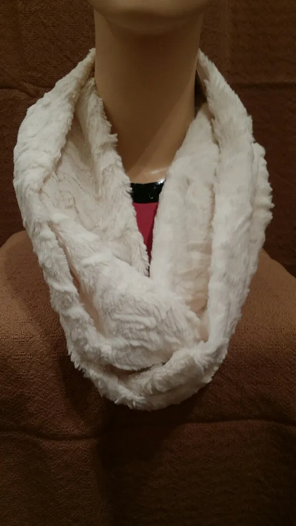 Pearl Luxury Faux Fur Infinity Scarf