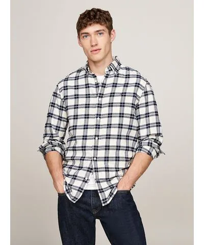 Tommy Hilfiger Men's Regular Fit Plaid Brushed Flannel Shirt