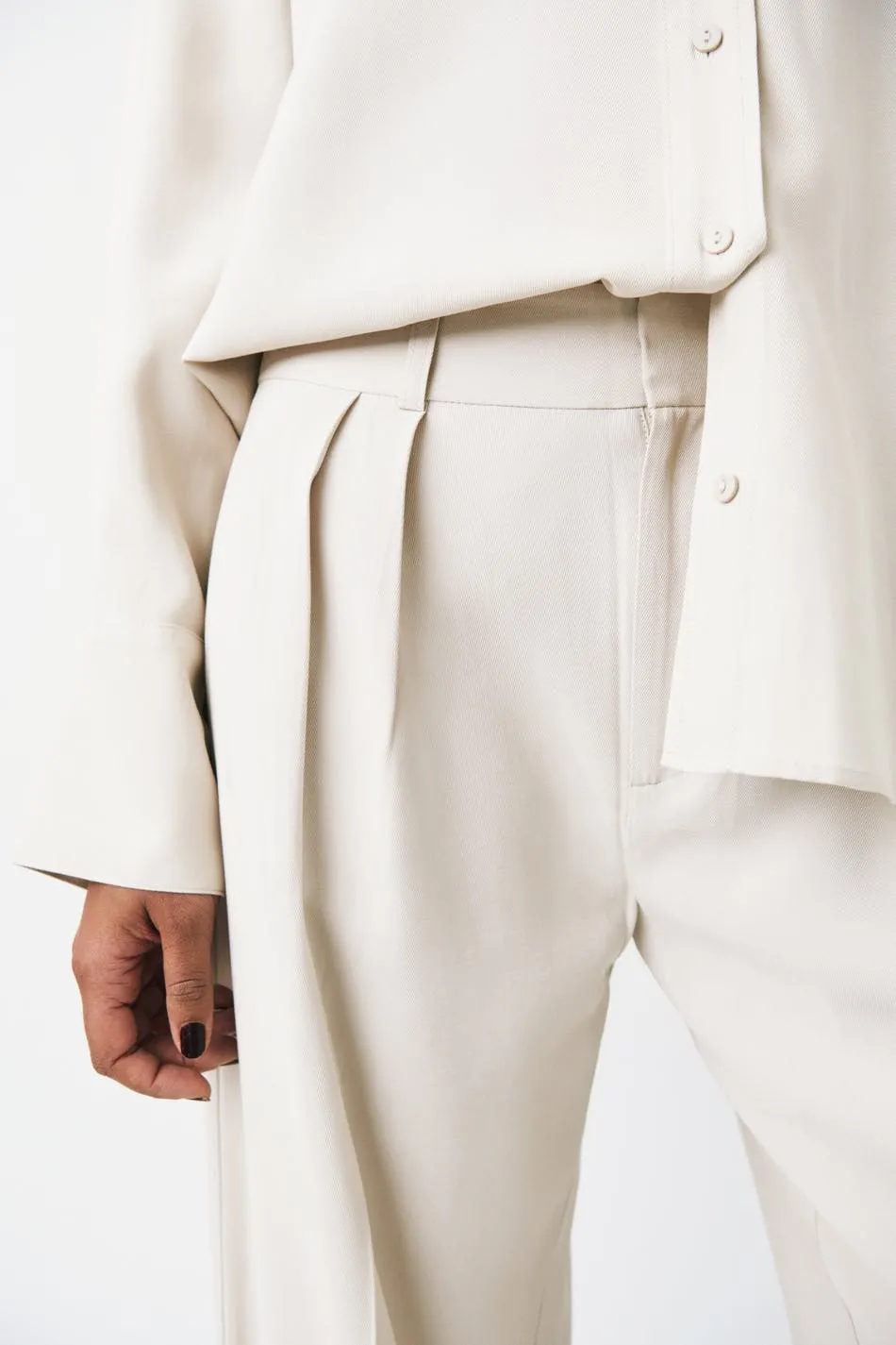 Wide tailored trousers